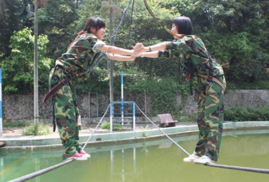 長(zhǎng)沙拓展活動(dòng)高空訓(xùn)練，你敢來(lái)挑戰(zhàn)嗎？